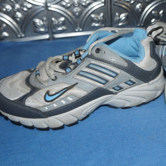 Nike Women's Size 8 Scramble TR2 Trail Running Sneakers Blue Leather Low Top - Picture 4 of 6